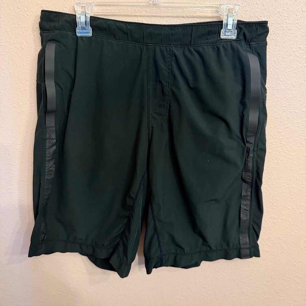 Lululemon Mens Black Training/Running Shorts Size M Laser Cut Vents Zip Pocket